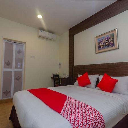Super Oyo 596 The Vintage Hotel Johor Bahru Extérieur photo