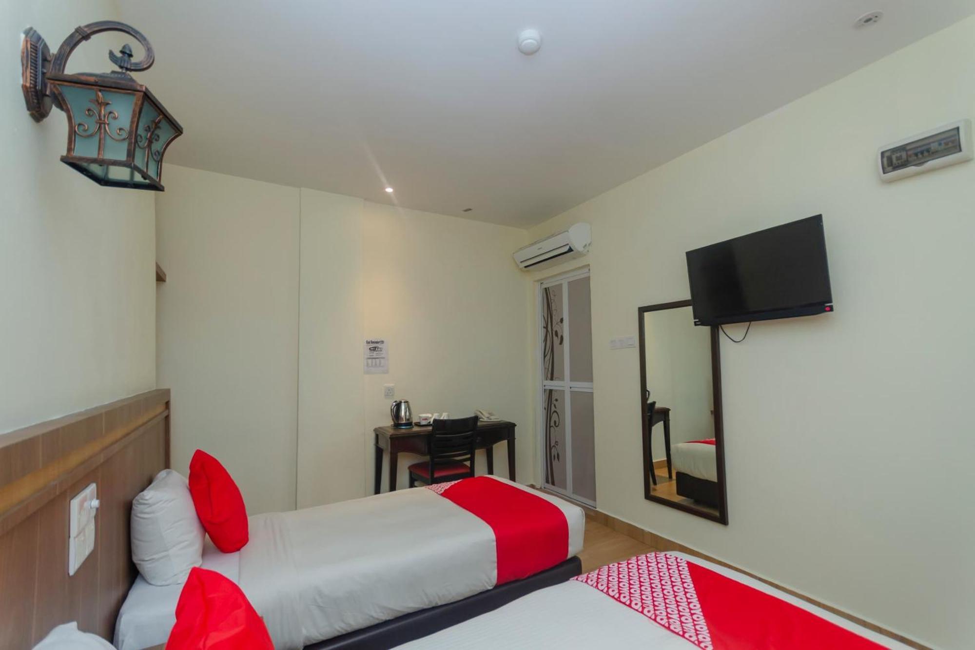 Super Oyo 596 The Vintage Hotel Johor Bahru Extérieur photo