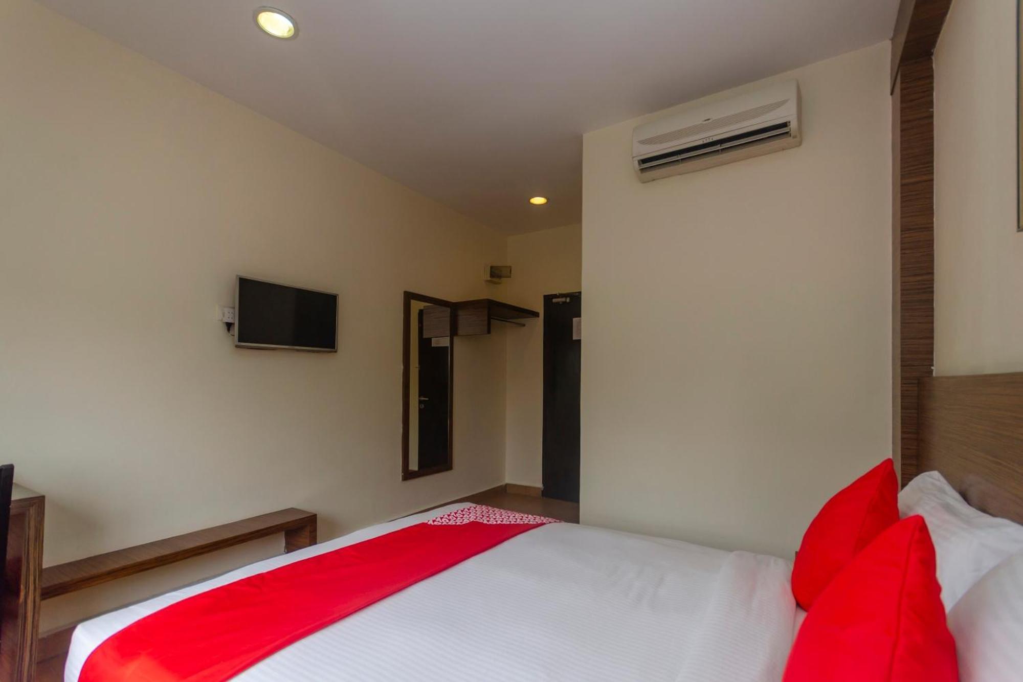 Super Oyo 596 The Vintage Hotel Johor Bahru Extérieur photo