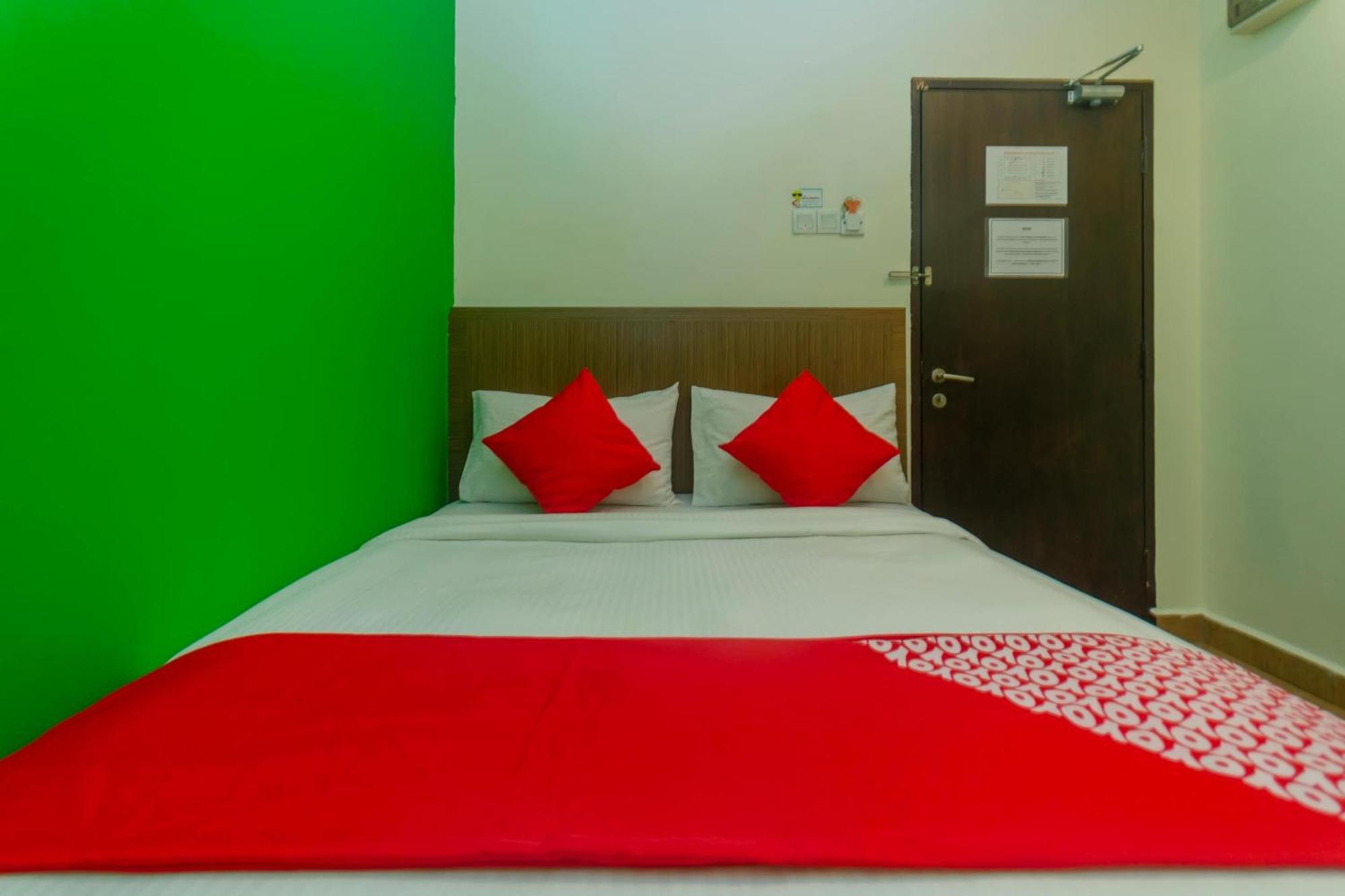 Super Oyo 596 The Vintage Hotel Johor Bahru Extérieur photo