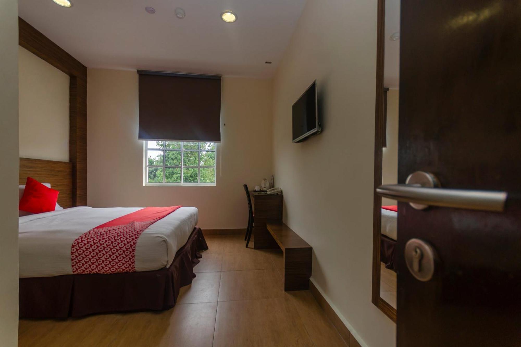 Super Oyo 596 The Vintage Hotel Johor Bahru Extérieur photo