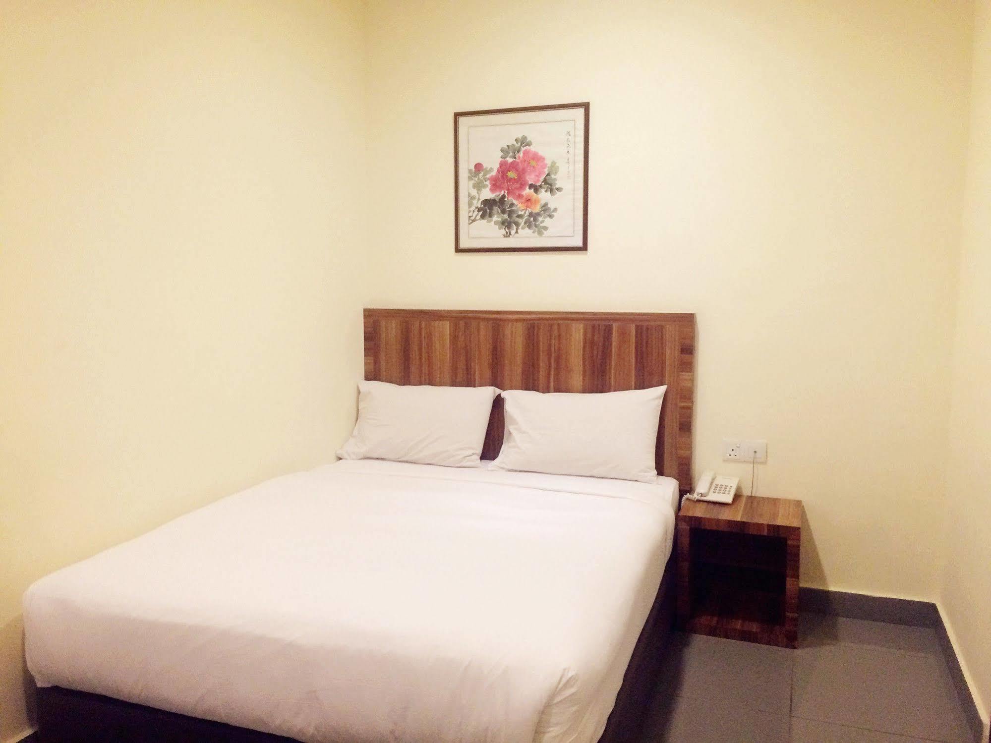 Super Oyo 596 The Vintage Hotel Johor Bahru Extérieur photo